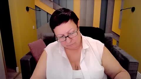 Snapshot of barbaraturners chatting on 02.15.25 barbaraturners online show from 02.15.25