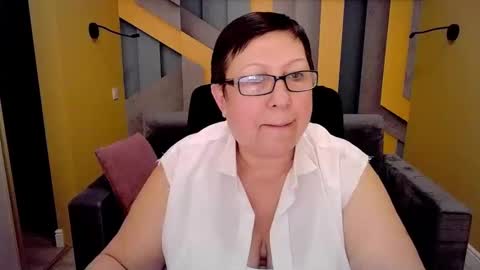 Snapshot of barbaraturners chatting on 02.15.25 barbaraturners online show from 02.15.25