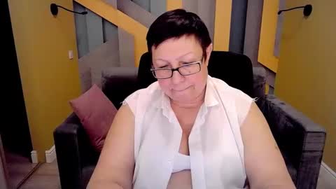 Snapshot of barbaraturners chatting on 02.16.25 barbaraturners online show from 02.16.25