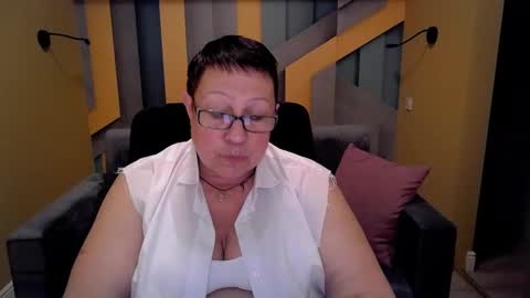 Snapshot of barbaraturners chatting on 03.03.25 barbaraturners online show from 03.03.25