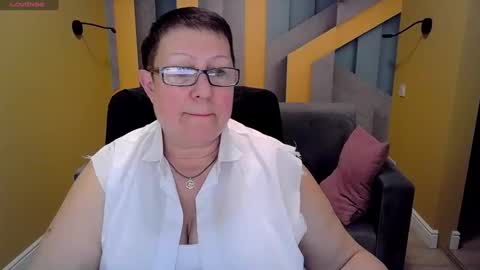Snapshot of barbaraturners chatting on 03.07.25 barbaraturners online show from 03.07.25