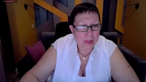 Snapshot of barbaraturners chatting on 03.12.25 barbaraturners online show from 03.12.25