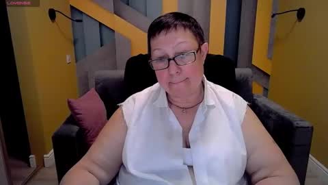 Snapshot of barbaraturners chatting on 03.12.25 barbaraturners online show from 03.12.25