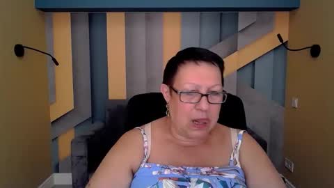 Snapshot of barbaraturners chatting on 09.10.25 barbaraturners online show from 09.10.25
