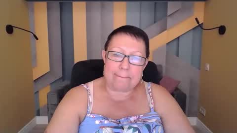 Snapshot of barbaraturners chatting on 09.12.25 barbaraturners online show from 09.12.25