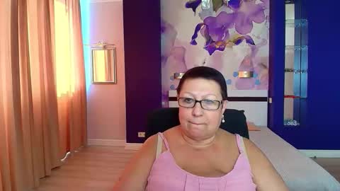 Snapshot of barbaraturners chatting on 09.14.25 barbaraturners online show from 09.14.25