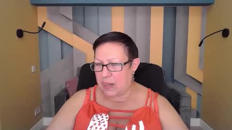 Snapshot of barbaraturners chatting on 10.03.25 barbaraturners online show from 10.03.25