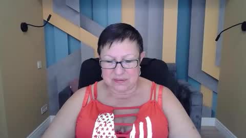 Snapshot of barbaraturners chatting on 10.08.25 barbaraturners online show from 10.08.25
