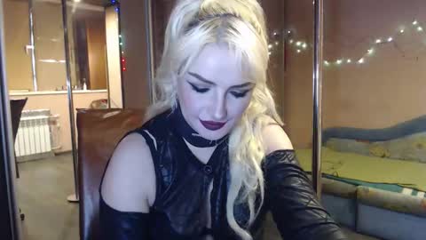 Snapshot of barbarissssska chatting on 05.14.26 Victoria online show from 05.14.26