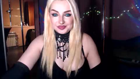 Snapshot of barbarissssska chatting on 05.24.26 Victoria online show from 05.24.26