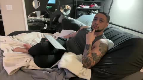 Snapshot of barbic chatting on 12.07.24 Barbic online show from 12.07.24