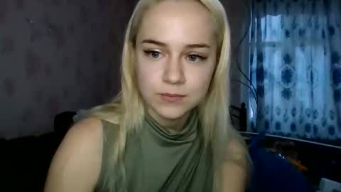 Snapshot of barbie___girl chatting on 11.12.25 barbie___girl online show from 11.12.25