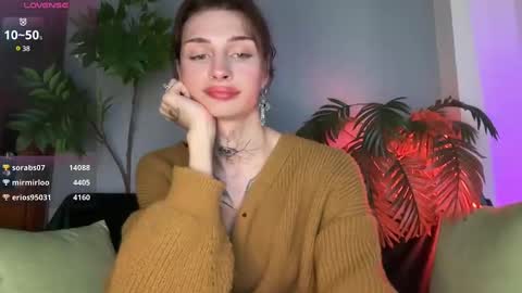 Snapshot of barbie_bi chatting on 01.11.25 My name is Molly. Please say hello I like talking to you. If you have any wishes or obscene desires please use the tip menu online show from 01.11.25