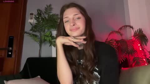 Snapshot of barbie_bi chatting on 02.03.25 My name is Molly. Please say hello I like talking to you. If you have any wishes or obscene desires please use the tip menu online show from 02.03.25