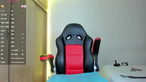 Nicolle  online show from 12.22.25