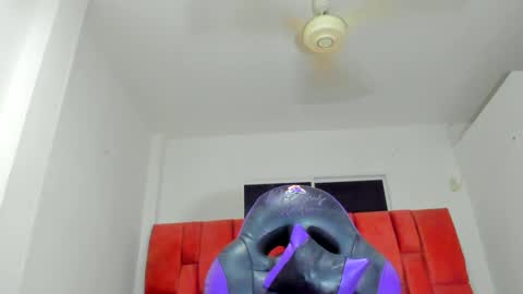 Snapshot of barbie_strong chatting on 12.09.24 barbara roberts online show from 12.09.24