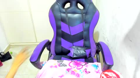 Snapshot of barbie_strong chatting on 12.30.24 barbara roberts online show from 12.30.24