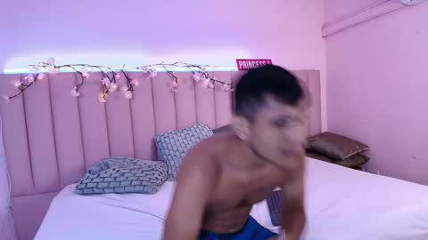 Snapshot of barbieandandru chatting on 10.08.25 barbieandandru online show from 10.08.25