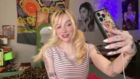 Snapshot of bardoteyed chatting on 02.10.26 Bardot Eyed online show from 02.10.26