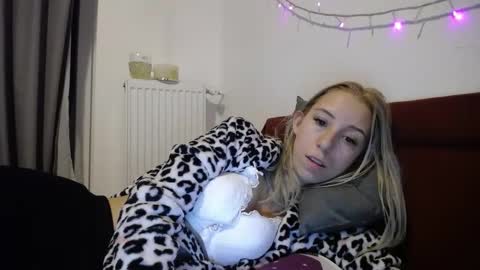 Lena online show from 12.03.24