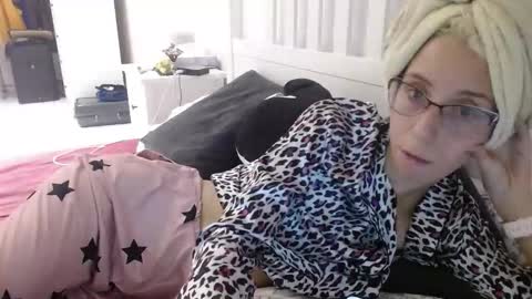 Lena online show from 09.15.25