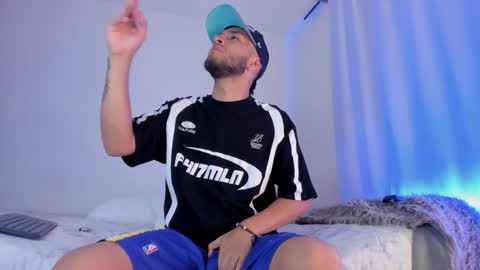 Bruce  online show from 01.08.25