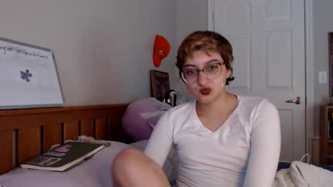 Snapshot of basilbbb chatting on 05.04.26 basil online show from 05.04.26