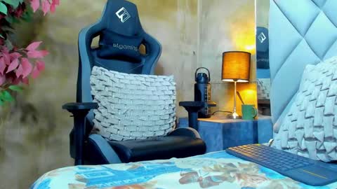 Bastian Independent Model online show from 09.24.25