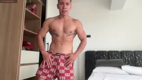 Snapshot of bastian_franco01 chatting on 06.21.26 Bastian Independent Model online show from 06.21.26
