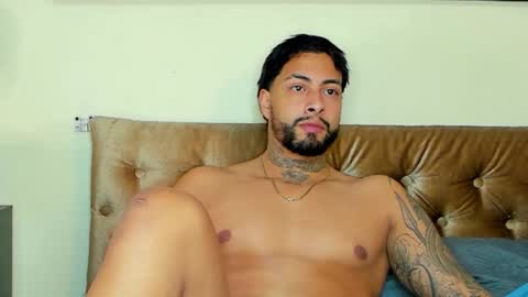 bastian_jones1 online show from 03.08.25