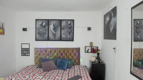 bastian_jones1 online show from 12.03.25