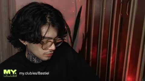 Snapshot of bastiel_ chatting on 04.18.26 Bastiel online show from 04.18.26
