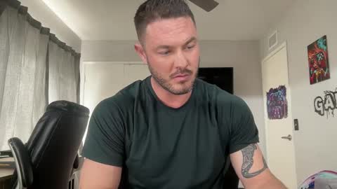 Snapshot of batman25326 chatting on 01.02.25 batman25326 online show from 01.02.25