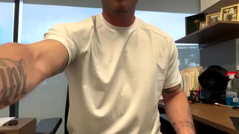 Snapshot of batman25326 chatting on 01.16.25 batman25326 online show from 01.16.25