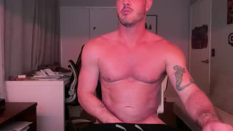 Snapshot of batman25326 chatting on 12.16.25 batman25326 online show from 12.16.25