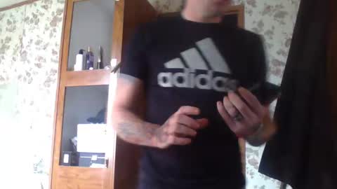 Snapshot of battlewolfxx chatting on 12.20.24 battlewolfxx online show from 12.20.24