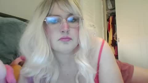 Snapshot of bawblejam chatting on 09.26.25 BjBambi online show from 09.26.25