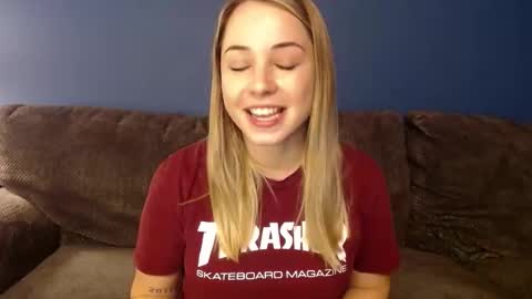 Snapshot of bbgirlnextdoor chatting on 11.17.25 bbgirlnextdoor online show from 11.17.25