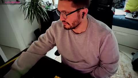 Snapshot of bbking1980 chatting on 12.11.24 CallMeDaddy online show from 12.11.24