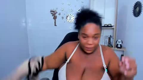 Snapshot of bbw_charlote chatting on 05.11.26 Charlote online show from 05.11.26
