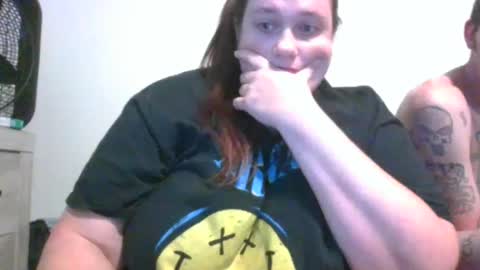 Snapshot of bbwdomqueen chatting on 10.11.25 QuEen KeLs online show from 10.11.25