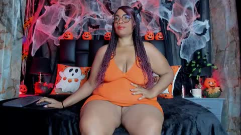 Snapshot of bbwlatina01 chatting on 10.25.25 Bbwlatina01 online show from 10.25.25
