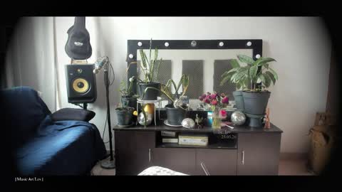 Snapshot of be_lov chatting on 05.25.26 Call me Bells Next Stream on Wednesday Feb 26 online show from 05.25.26
