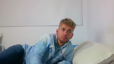 Snapshot of be_sinners chatting on 12.26.24 Sara Juan online show from 12.26.24