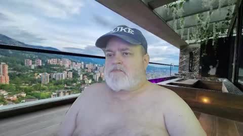 Snapshot of bear4muscle chatting on 02.22.26 Dookie online show from 02.22.26