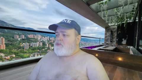 Snapshot of bear4muscle chatting on 03.07.26 Dookie online show from 03.07.26