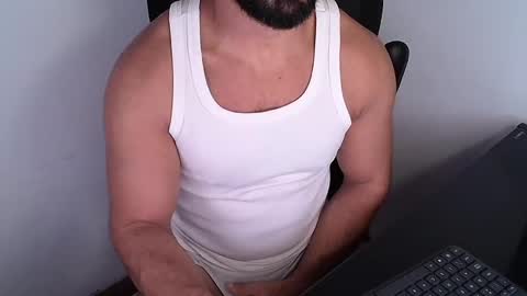 Snapshot of beard_top_guy chatting on 05.20.26 Beard Guy online show from 05.20.26
