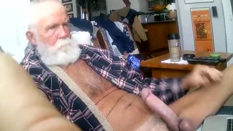 Snapshot of beardbushy chatting on 02.17.25 beardbushy online show from 02.17.25