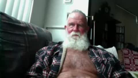 Snapshot of beardbushy chatting on 06.14.26 beardbushy online show from 06.14.26