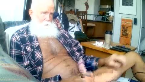 Snapshot of beardbushy chatting on 06.15.26 beardbushy online show from 06.15.26